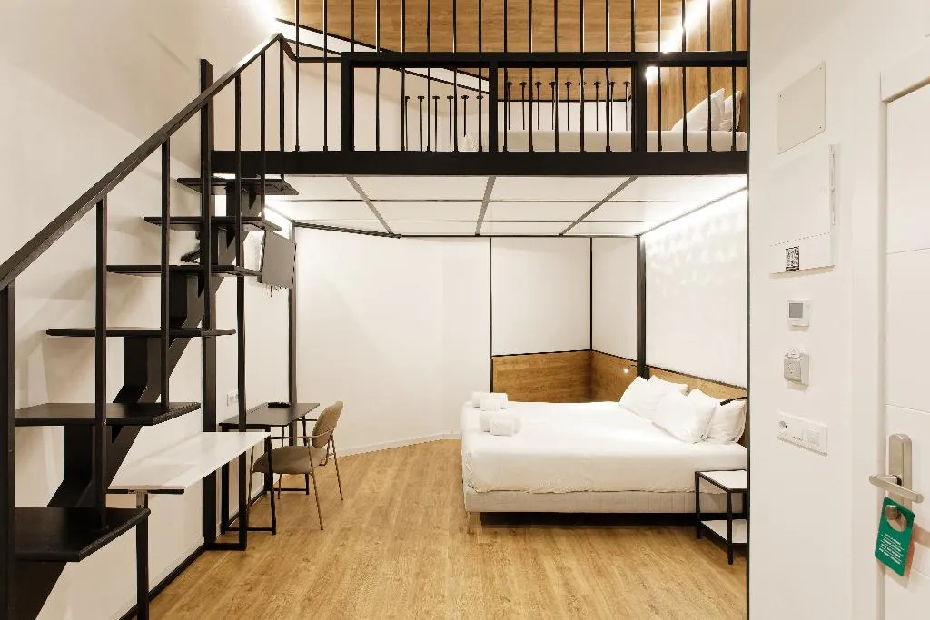 QUADRUPLE ECONOMY Room, Green House Hotel, Barcelona
