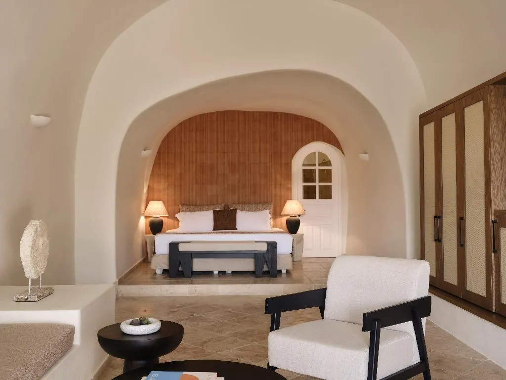 SUITE WITH JACUZZI Room, San Antonio, Santorini
