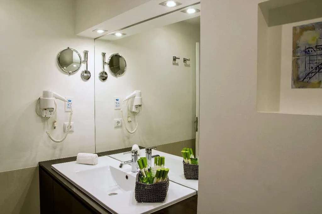 APARTMENT SUPERIOR TWO BEDROOMS Room, Casas do Porto - Ribeira Apartments, Porto