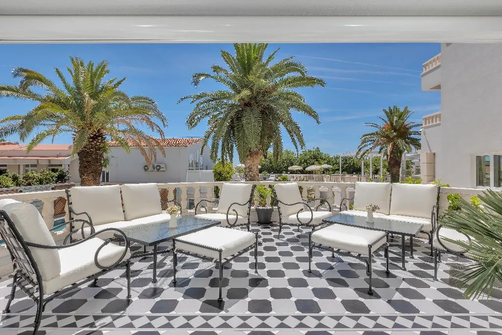 Terrace, Laurentum, Split