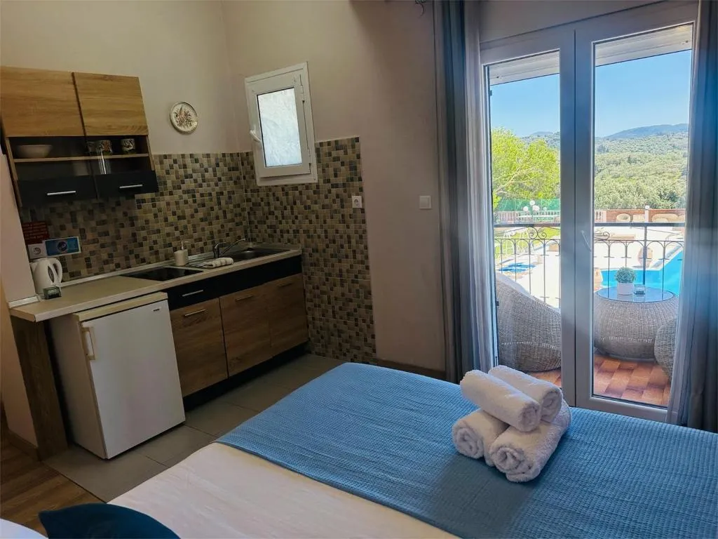 STUDIO POOL VIEW Room, Nikos Apartments Corfu, Corfu