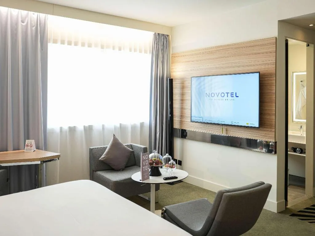 DOUBLE EXECUTIVE KING BED Room, Novotel Tunis Lac, Tunisia