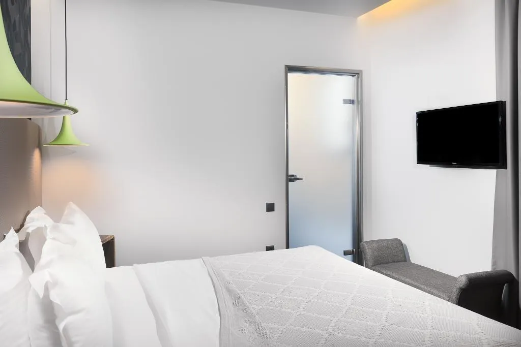 JUNIOR SUITE WITH BALCONY Room, 36O Degrees Pop Art, Athens