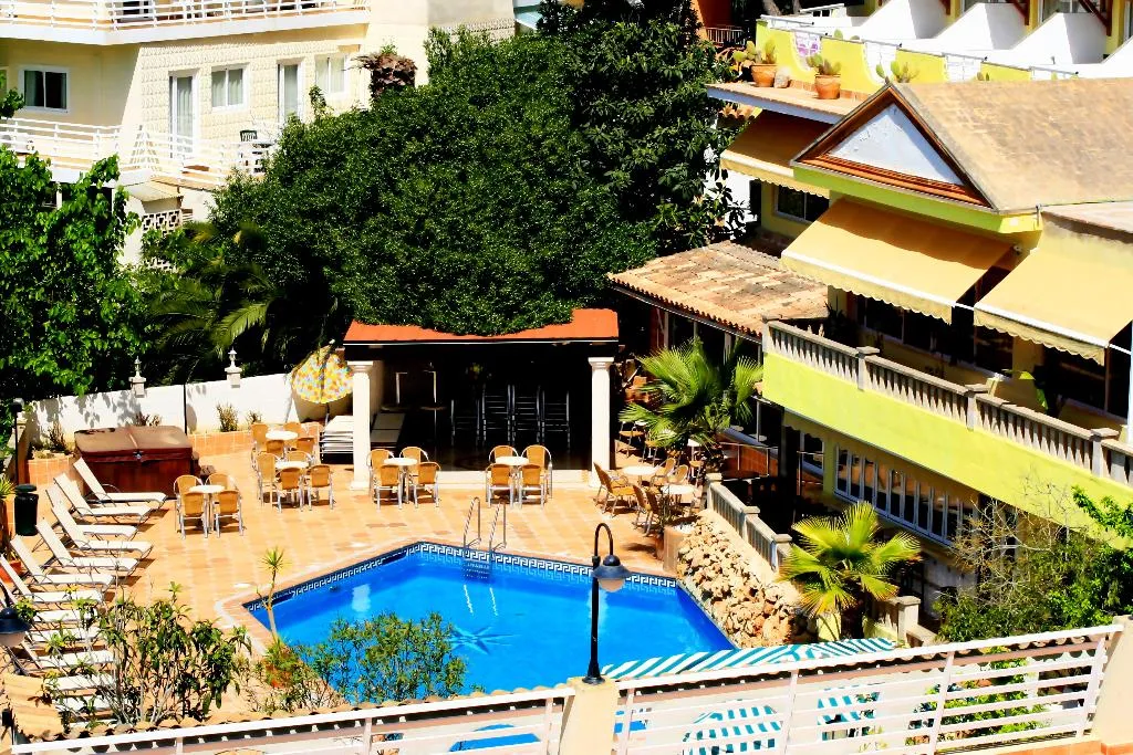 Pool, Manaus, Majorca