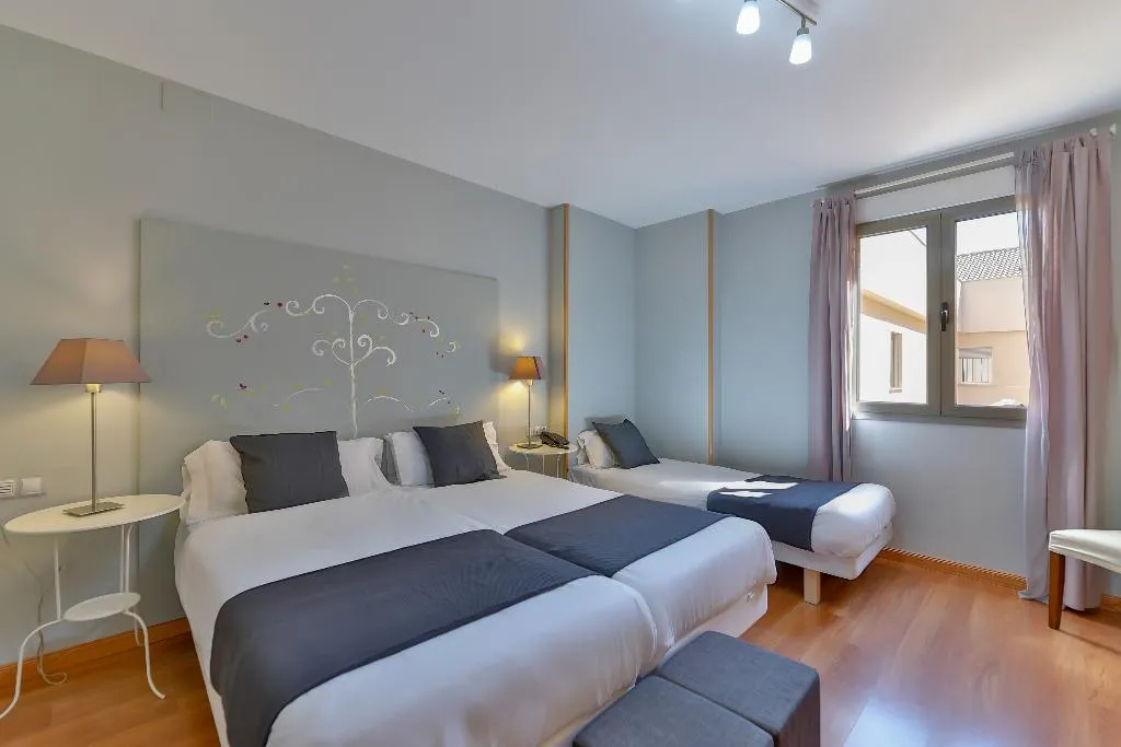 TRIPLE STANDARD Room, Santana Hotel Restaurante, Madrid