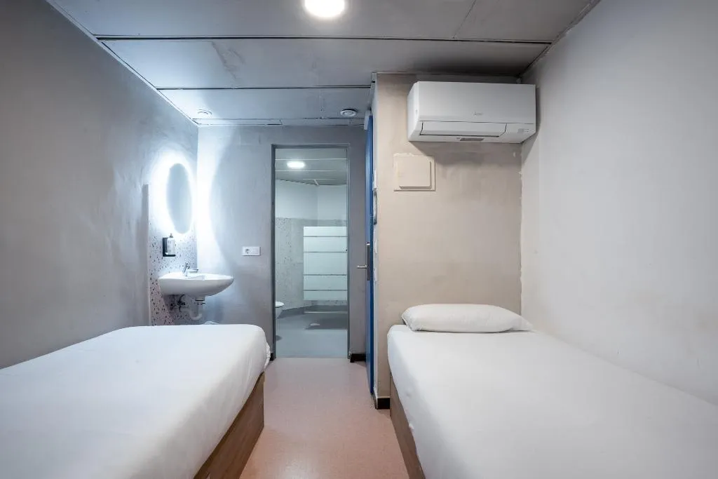 Room CAPACITY 4 Room, Malacuna Barcelona, Barcelona