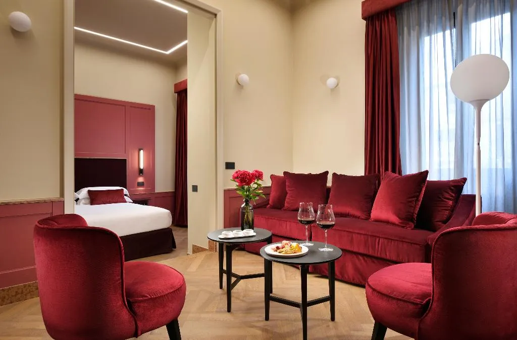 SUITE CAPACITY 3 Room, Floren Luxury Hotel, Florence