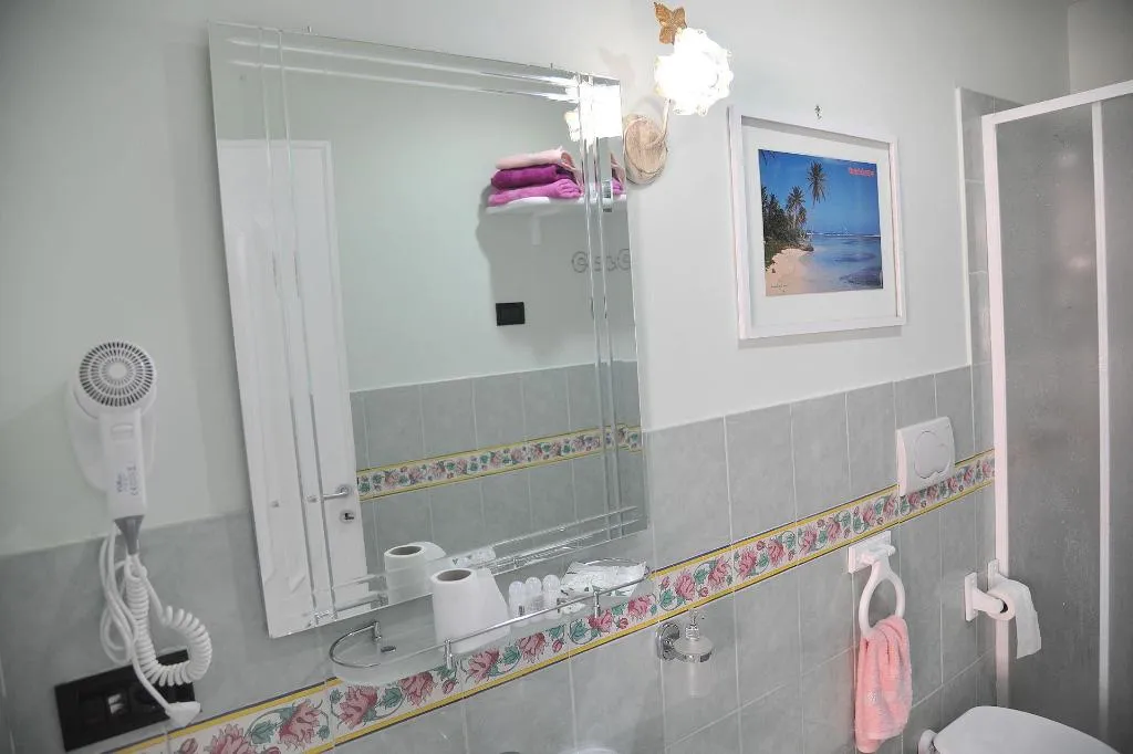 Room, B&B Le Cycas, Naples