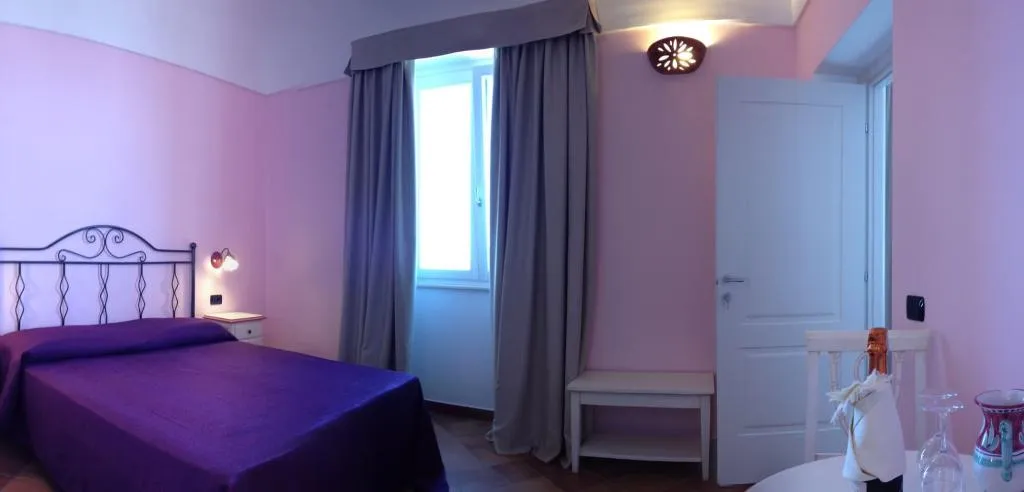 Room, Il Porticciolo di Amalfi, Naples