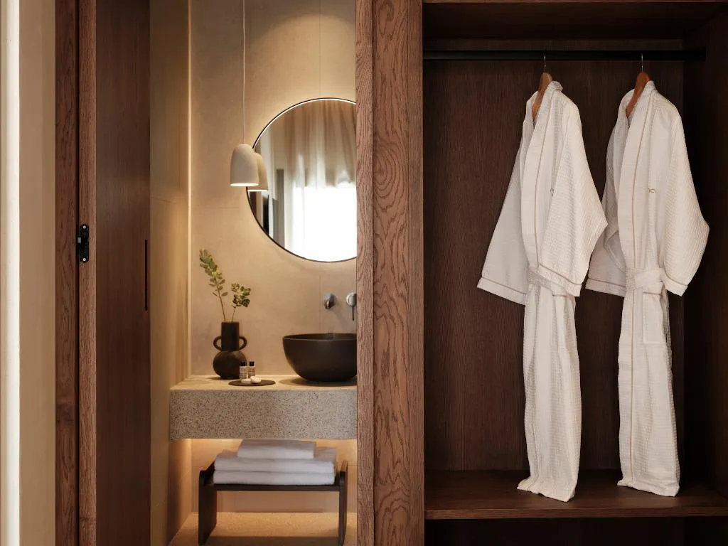 TRIPLE DELUXE ONE BEDROOM Room, Enarma Suites & Spa Wellness Retreat, Santorini