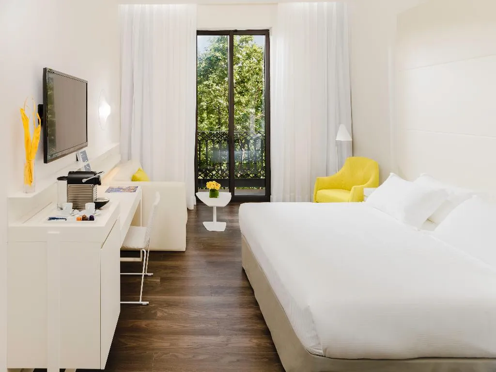 TRIPLE STANDARD Room, H10 Urquinaona Plaza, Barcelona