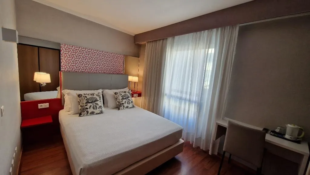 DOUBLE ECONOMY Room, 3K Madrid, Lisbon