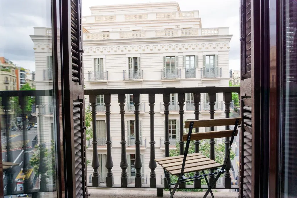 TWIN SUPERIOR WITH VIEWS Room, Fontanella Green House, Barcelona
