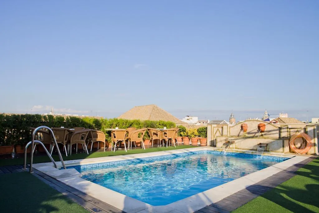 Pool, Doña Maria, Seville