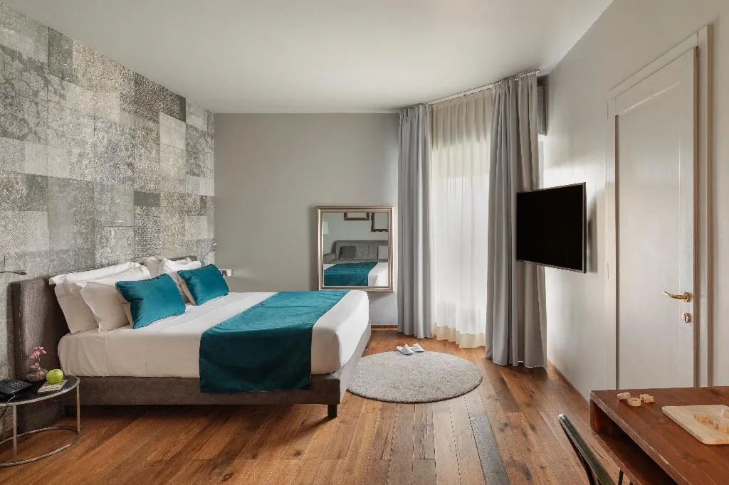 JUNIOR SUITE STANDARD Room, Living Hotel Milano, Milan