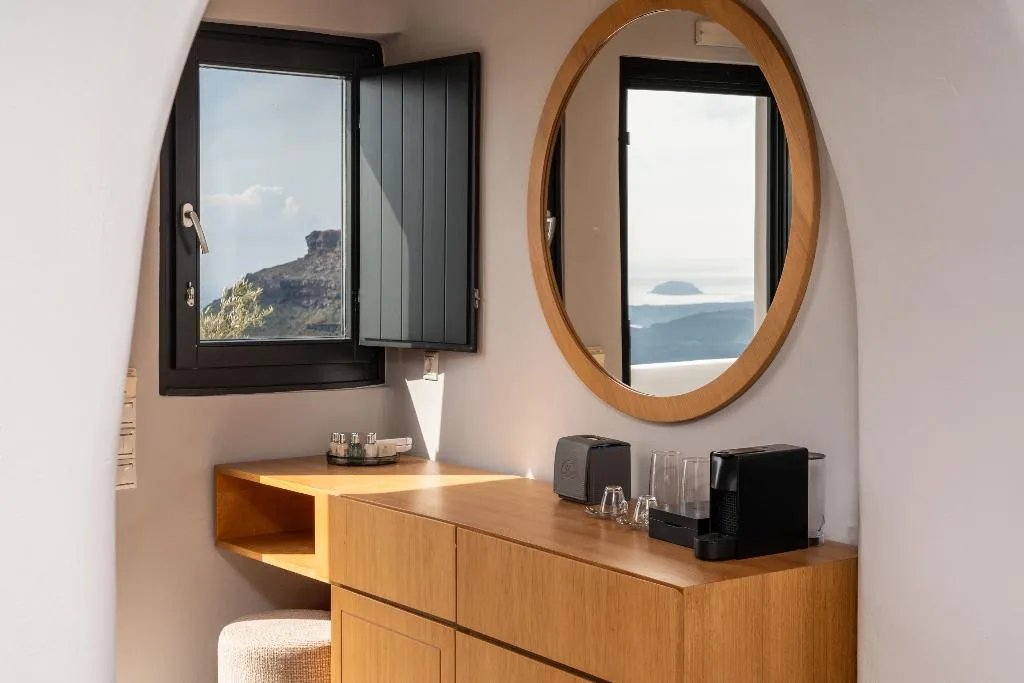 SUITE STANDARD Room, Sun Rocks Boutique Hotel | Caldera View Suites, Santorini
