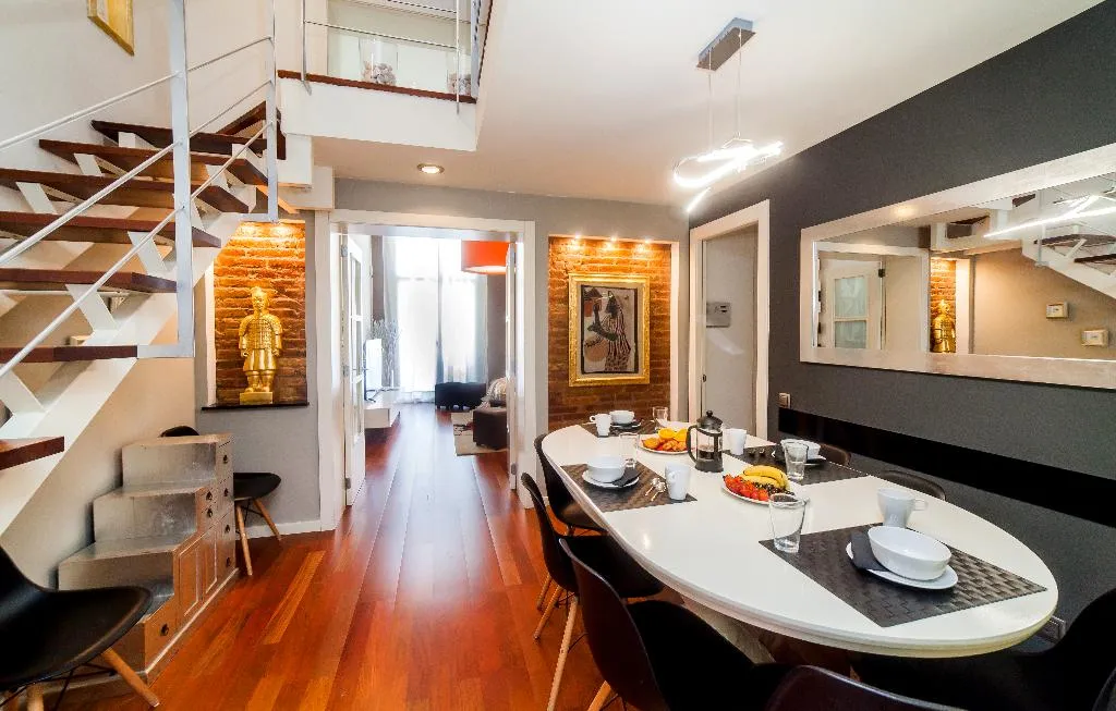 APARTMENT CAPACITY 5 Room, Victoria City Center, Barcelona
