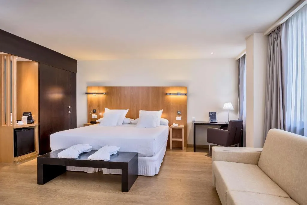 JUNIOR SUITE STANDARD Room, Occidental Cádiz, Costa De La Luz