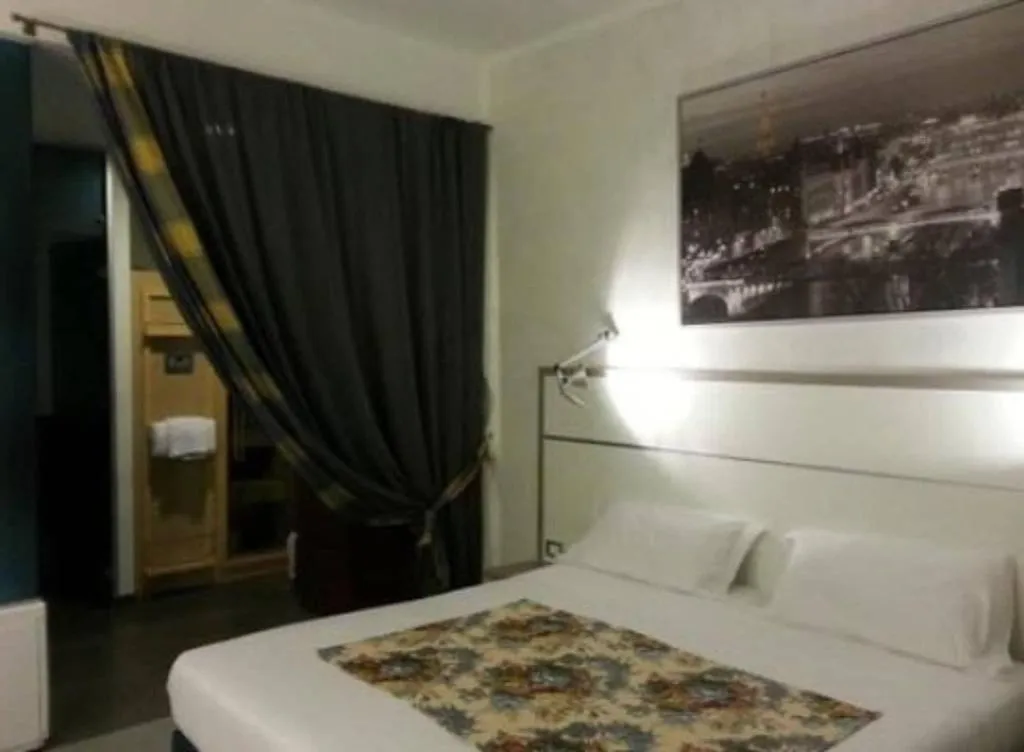 TRIPLE SUPERIOR Room, California, Rome