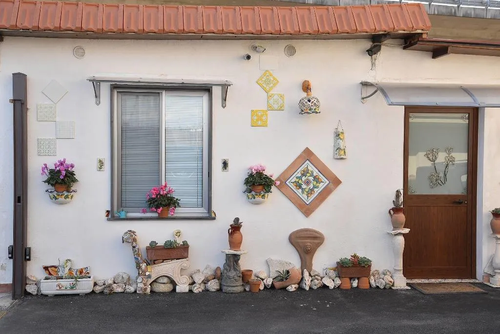 Room, B&B Le Cycas, Naples