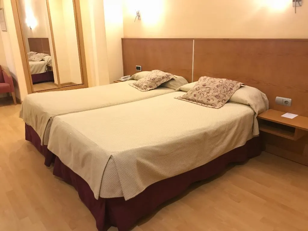 TWIN STANDARD Room, Alfonso VIII, Madrid