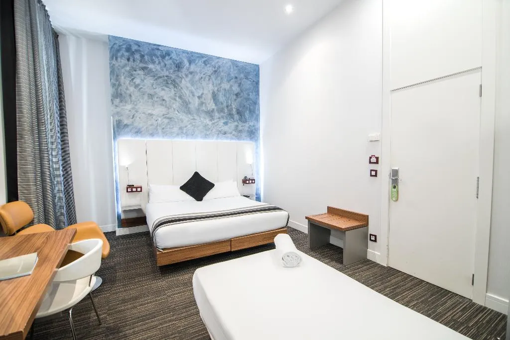 TRIPLE STANDARD Room, Petit Palace Boquería Garden, Barcelona