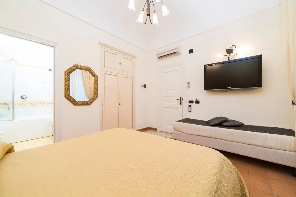 DOUBLE DELUXE Room, Hotel Villa Annalara, Naples