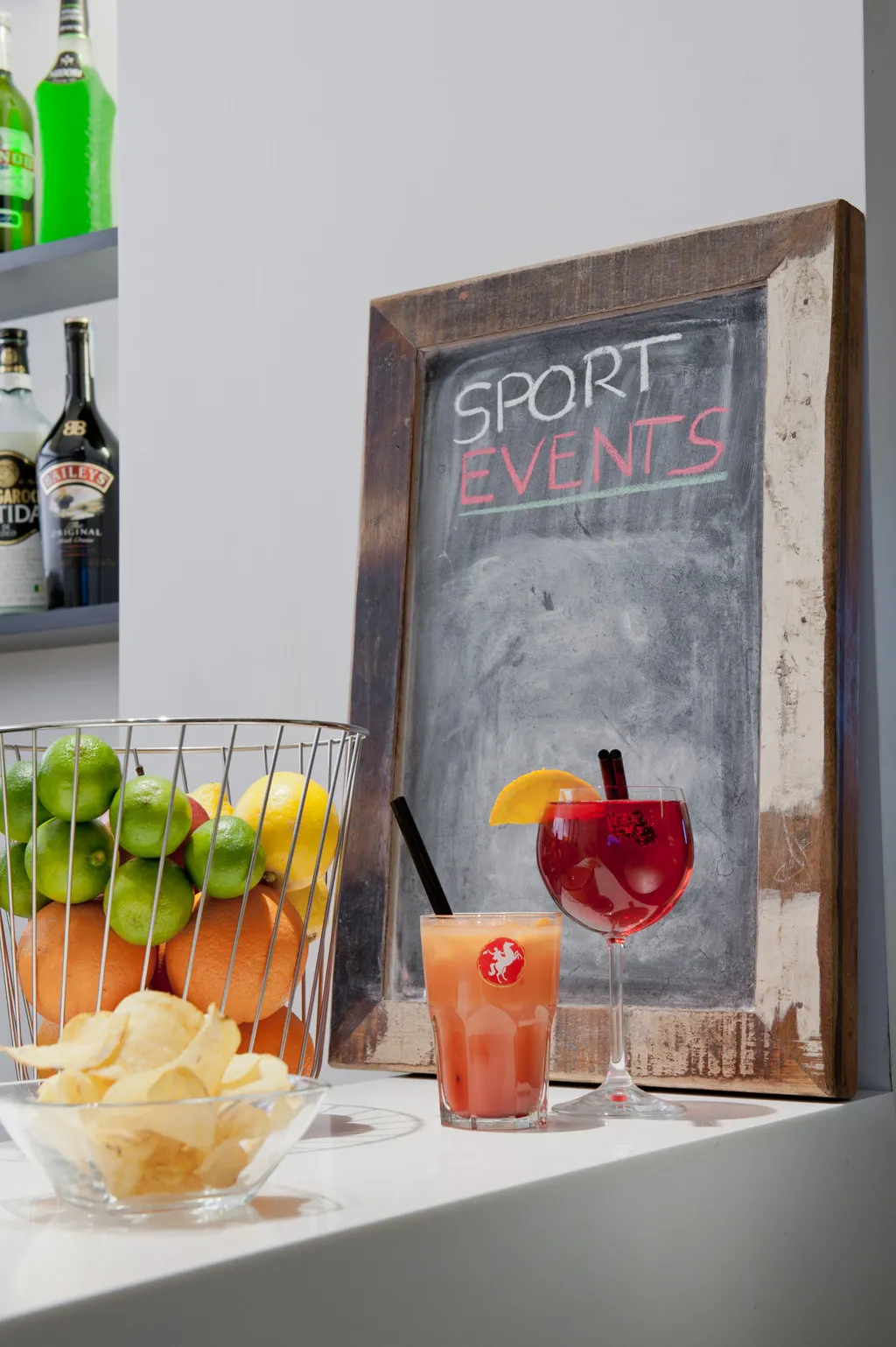 Bar, White, Rome