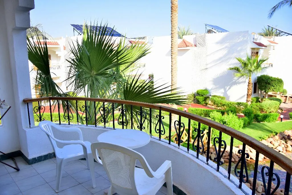 FAMILY ROOM CAPACITY 5 Room, Dive Inn Resort, Red Sea Riviera