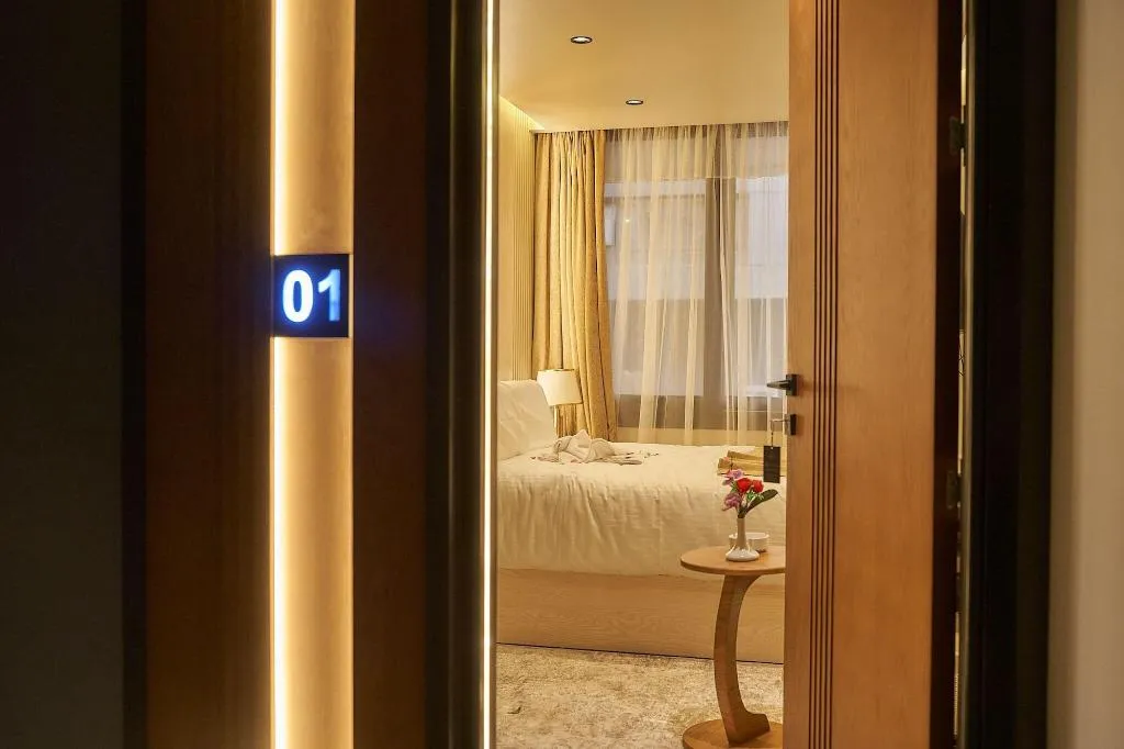 Room, Gold's Pyramids Hotel, Cairo