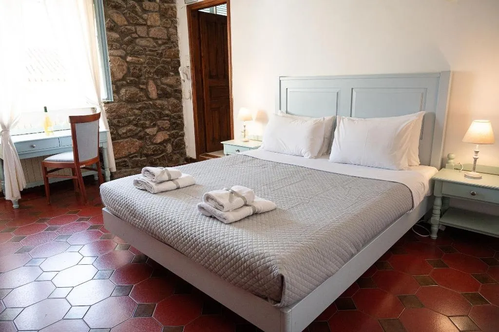 Room, Dionysos Poros, Kalamata