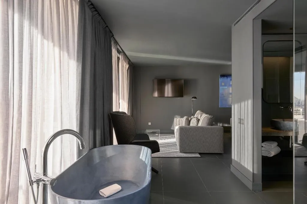 JUNIOR SUITE STANDARD Room, Barcelona Princess, Barcelona