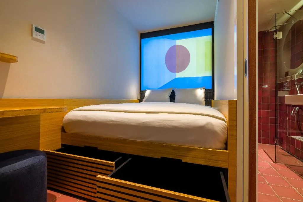 DOUBLE WITH DOUBLE BED Room, Poppies, Amsterdam