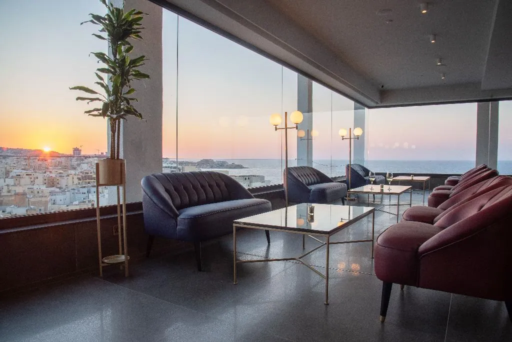Bar, The Preluna Hotel, Malta