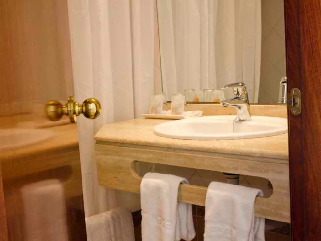Double or Twin STANDARD Room, Hotel Eden Nord Soller, Majorca