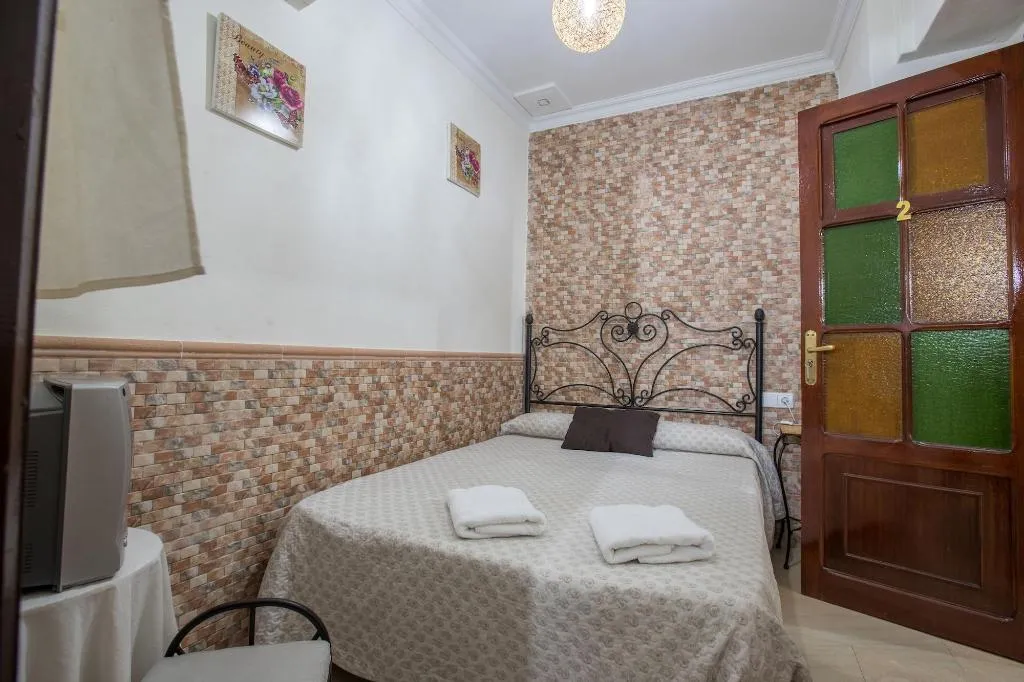 Room, Pensión Javier, Seville