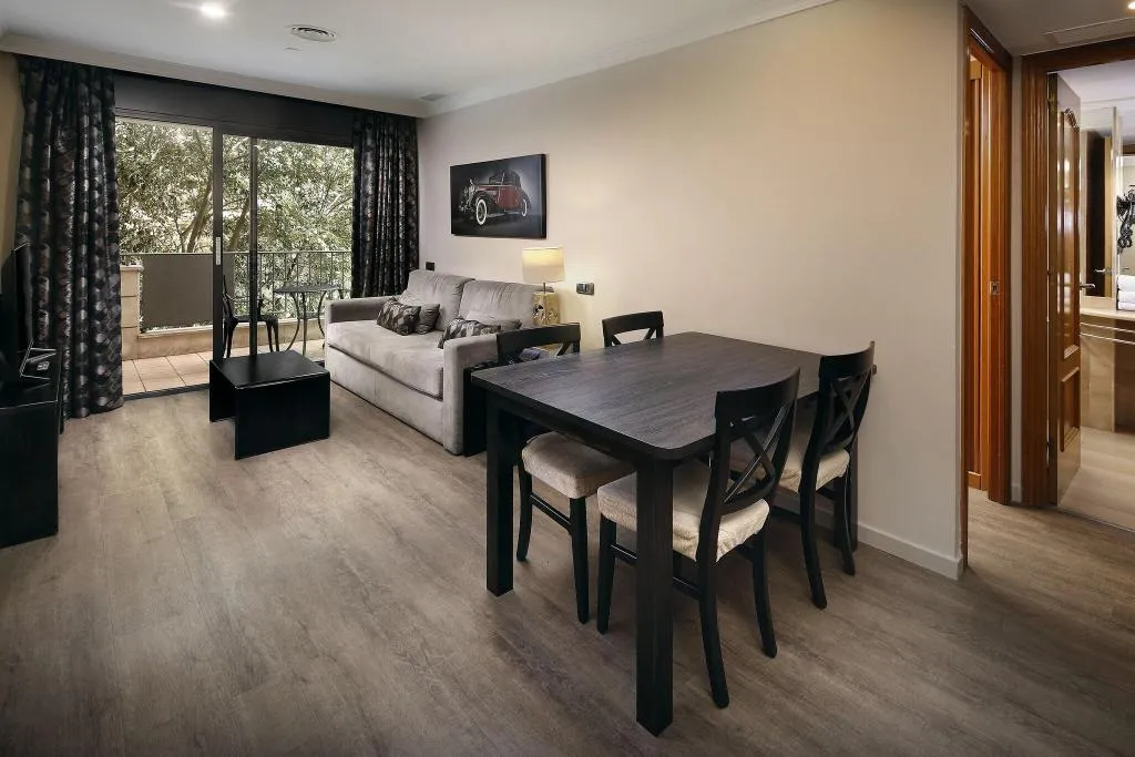 APARTMENT TWO DOUBLE BEDS Room, Hispanos 7 Suiza Apartament-Restaurant, Barcelona