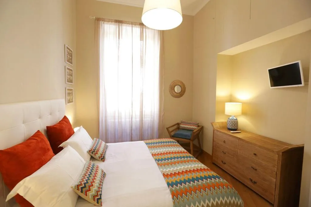 Room, I Viceré B&B Deluxe, Naples
