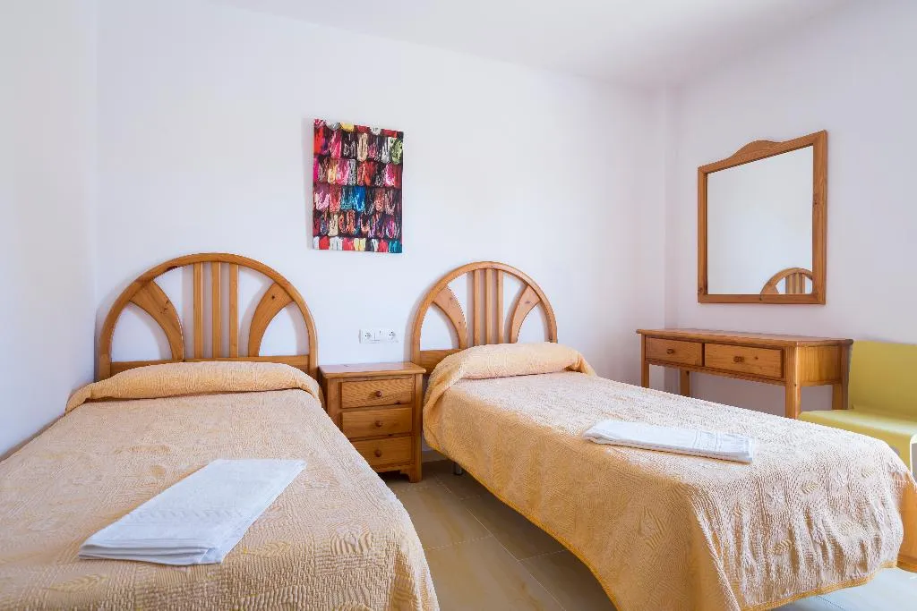 APARTMENT CAPACITY 5 TWO BEDROOMS Room, Zodiac Apartamentos, Ibiza