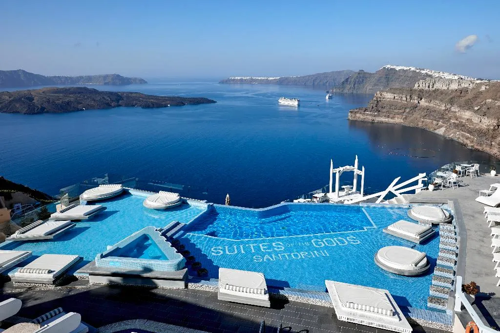 General view, Suites of the Gods Cave Spa, Santorini