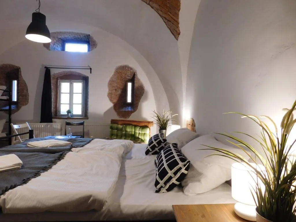 QUADRUPLE WITH SHARED BATHROOM Room, Luneta Warszawska Hostel, Krakow
