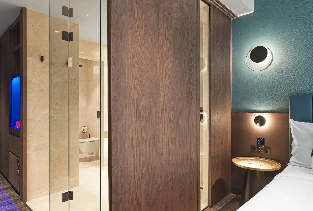 TRIPLE DELUXE Room, NYX Esperia Palace Athens by Leonardo Hotels, Athens