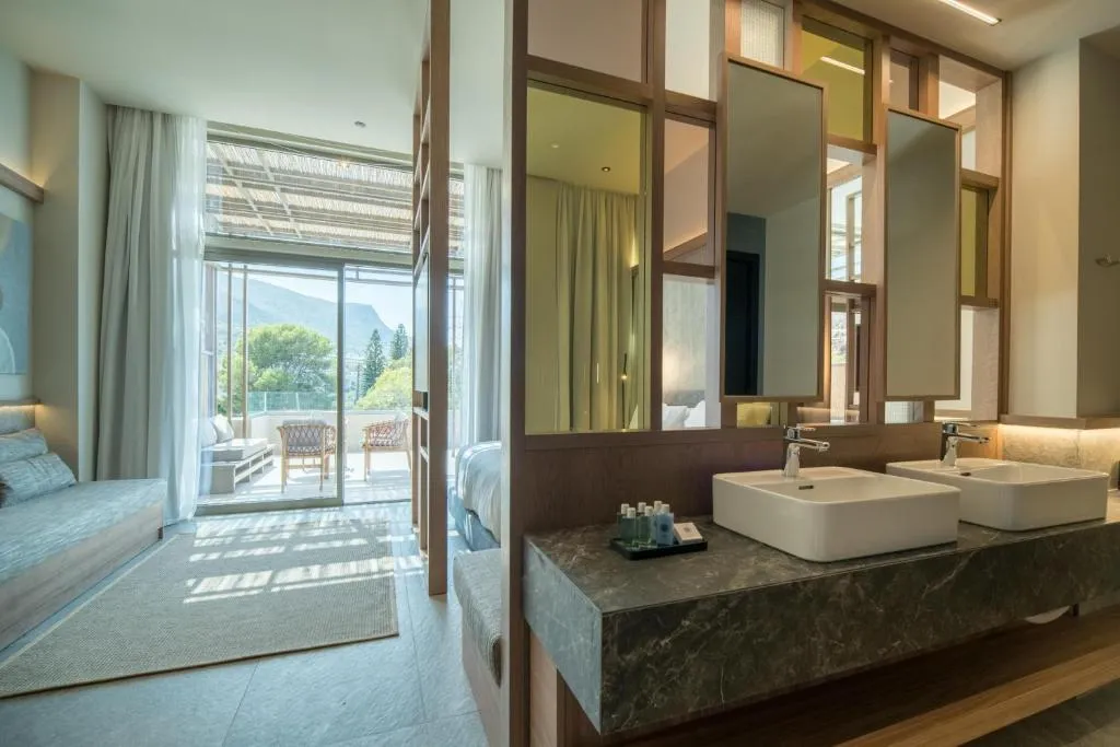 JUNIOR SUITE WITH JACUZZI Room, King Minos Retreat Resort and Spa, Crete
