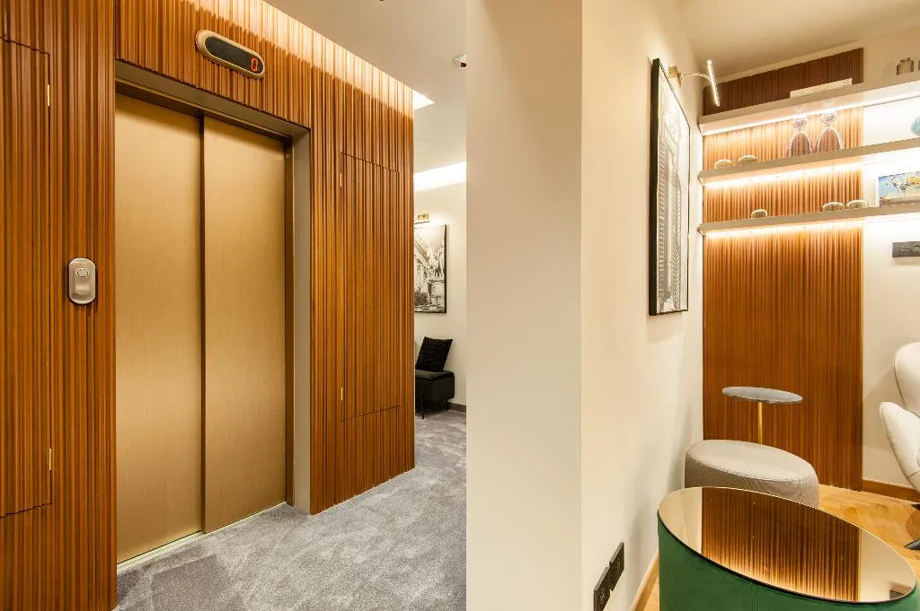 Lobby, Delle Nazioni, Rome