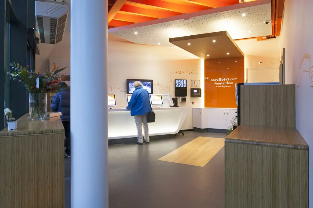 Lobby, easyHotel Amsterdam Arena Boulevard, Amsterdam