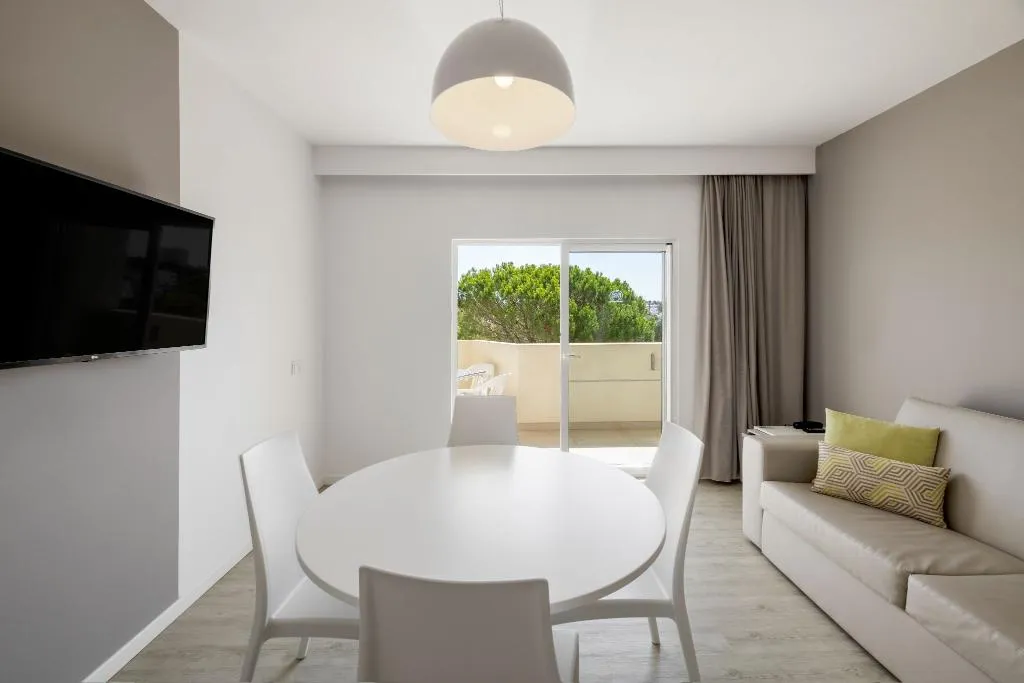APARTMENT SUPERIOR ONE BEDROOM Room, AlvorMar Apartamentos Turisticos, Algarve