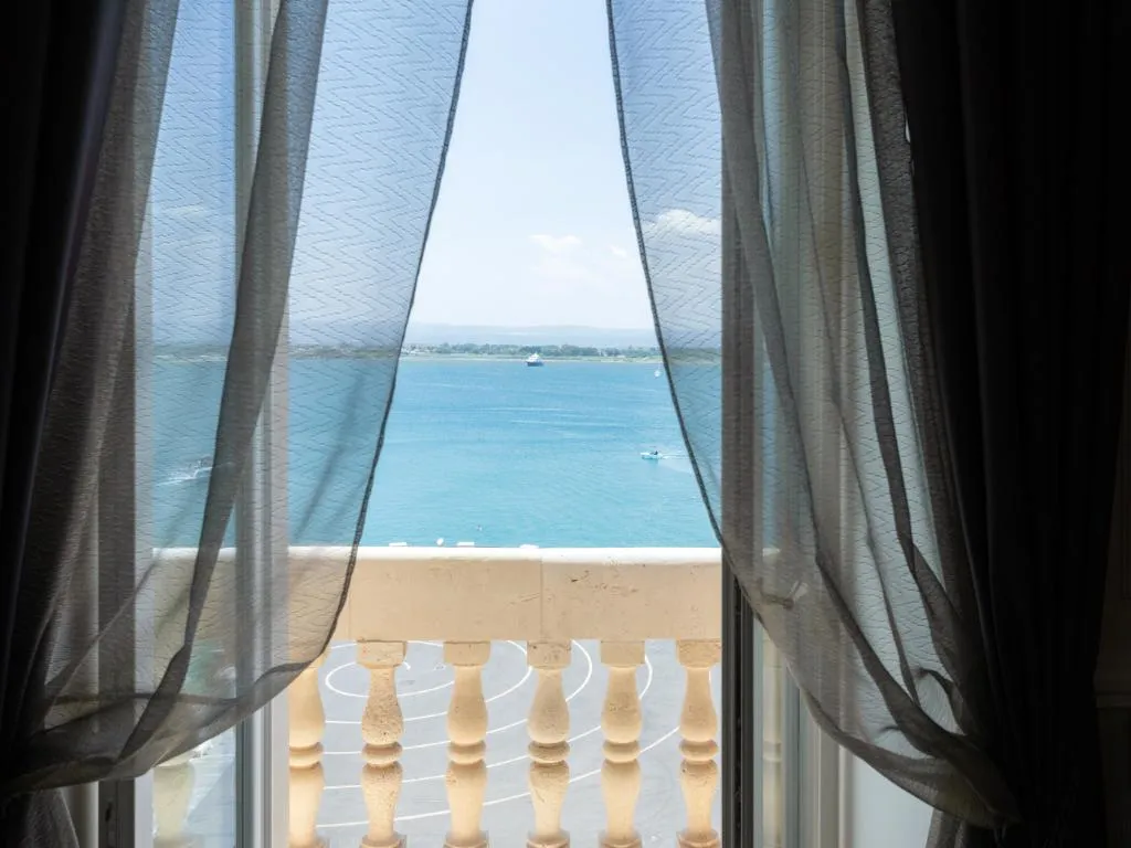 SUITE STANDARD Room, Grand Hotel Des Étrangers, Catania