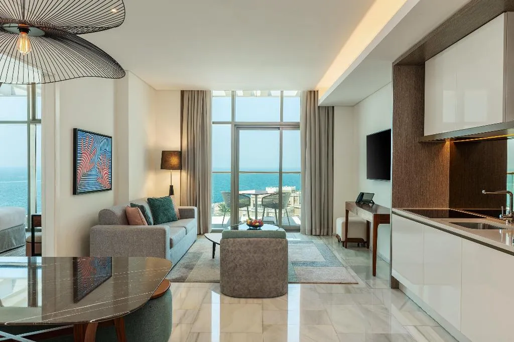 SUITE SEA VIEW Room, Th8 Palm Dubai Beach Resort Vignette Collection, Dubai