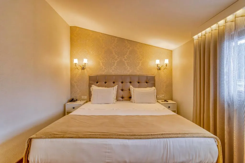 Double or Twin STANDARD Room, Hotel Lis Batalha, Porto