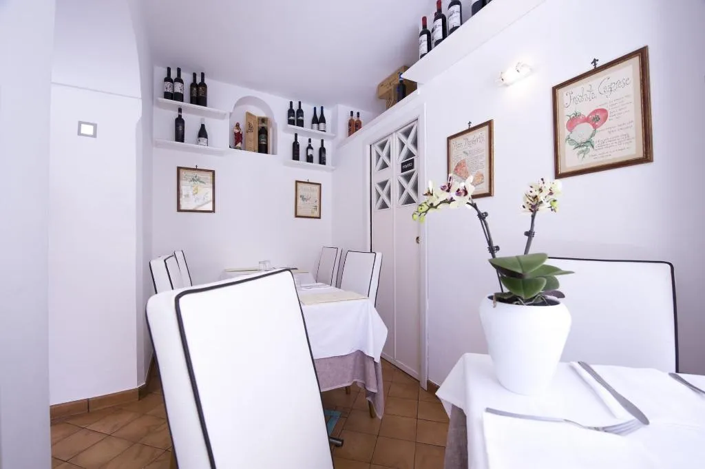 Restaurant, Residenza Luce, Naples